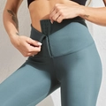 Détail de leggings taille haute avec gaine amincissante à crochets réglables intégrée - Vert