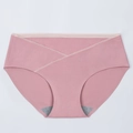 Dusty pink low-rise maternity lace panties with V-shaped waist and breathable cotton crotch - Pink