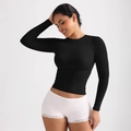 Eng anliegendes schwarzes Langarm-Crop-Top mit weißer Unterwäsche mit Spitze - S / Schwarz