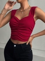 Canotta in maglia a coste rosso scuro con scollo a cuore chic e dettagli arricciati - S / Borgogna