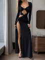 Elegantes schwarzes Langarm-Maxikleid mit Cut-out-Taille und hohem Seitenschlitz - S / Schwarz