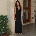 Elegante abito lungo nero allacciato al collo con scollo a V e gonna a balze multistrato - S / Nero