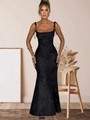 Détail du motif jacquard floral sur une robe bustier noire avec bretelles à nœuds - Noir