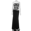 Elegantes schwarzes Spitzenkleid mit Rosenmustern und Plissee für Partys und Events - S / Schwarz