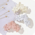 Matte Blumen-Haarklammern in Creme, Hellblau und Rosa für dickes Haar Styling - Rosa-weiß Milchig-grau - 3 Stück