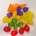 Herbruikbare kleurrijke plastic ijsblokjes in fruitvorm voor zomerdrankjes - Fruitsmaak 24 Stuks 315 Gram