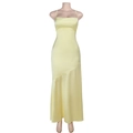 Détail de la robe en satin jaune clair montrant des bretelles fines et coupe fluide - S / Jaune