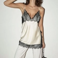 Elegante parelwitte satijnen top met zwart kant en dunne schouderbandjes voor dames - S / Abrikoos