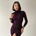 Vestido ajustado de manga larga con cuello alto y detalles fruncidos en color púrpura - S / Púrpura profundo