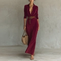 Elegantes weinrotes Wildleder-Maxikleid mit Vintage-Gürtel und V-Ausschnitt - S / Burgunderrot