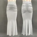 Détails avant et arrière de la jupe sirène grise à taille haute et plis élastiques - S / Bas / Gris
