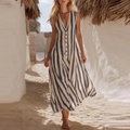 Abito lungo bohémien a righe con scollo a V profondo e bottoni su una spiaggia tropicale - S / Bianco