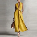 Abito lungo giallo in lino senza maniche con finiture marroni e cintura abbinata - Giallo