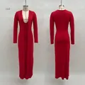 Détail de la robe rouge à manches longues avec décolleté en V et plis à la taille - S / Robes / Rouge