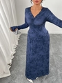 Detail of V-neckline and pleated waist on dark blue marble print long sleeve dress - 3XL / Blue