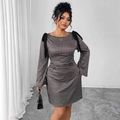 Schlankes schwarz-weißes Kleid mit Karomuster, Schulterschleifen und ausgestellten Ärmeln - XL / Schwarz