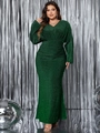 Dettaglio del tessuto di paillettes verde scuro e della vita alta a pieghe sull'abito - 3XL / Verde