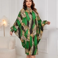 Damesjurk met vleermuismouwen en een groen-gouden patchwork-ontwerp met luipaardprint - XL / Groen Bloemen