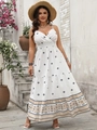 Dettaglio della vita a punto smock e bordo etnico su abito lungo boho bianco con scollo a V - 1XL / Bianco