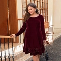 Elegante abito in velluto bordeaux taglie forti con maniche lunghe e orlo a volant - 1XL / Borgogna