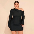 Vestido corto negro ajustado con hombros descubiertos y escote asimétrico de manga larga - 1XL / Negro