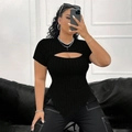 Camiseta negra entallada de manga corta con corte de luna y textura acanalada - 1XL / Negro