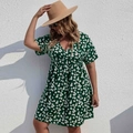 Detail of plus size dark green dress with small white daisy patterns and V-neck line - 3XL / Green