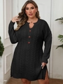 Détail d'une robe en maille noire avec boutons décoratifs en forme de fraise et fente latérale - 0XL / Noir