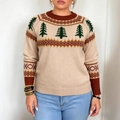 Beige kersttrui voor dames met kerstboommotieven in een klassieke Fair Isle-stijl - 0XL / Abrikoos