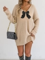 Abito in maglia beige con scollo a V e un grande fiocco nero decorativo da donna - S / Albicocca