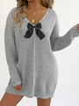 Dettaglio dell'abito in maglia grigia con scollo a V e grande fiocco decorativo in raso nero - S / Grigio Melange
