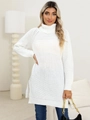 Détail du pull blanc à col roulé avec fente latérale et maille épaisse douce - S / Blanc