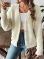 Dettaglio della trama del cardigan bianco sporco in finto visone con bottoni di perle - Taglia S / Top / Albicocca