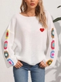 Dettaglio maglione bianco con maniche a fiori all'uncinetto e ricamo a cuore rosso vivo - S / Bianco (Cuore)