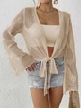Detalle de cárdigan beige de ganchillo con mangas acampanadas y textura calada geométrica - Talla única / Tops / Caqui