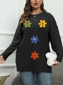 Dettaglio maglione a trecce grigio scuro con applicazioni floreali all'uncinetto - 0XL / Nero