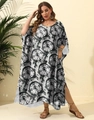 Detail of plus size black and white kaftan dress featuring side slits and tie-dye patterns - One Size / F884 Black Gray