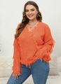 Detalle de un jersey de punto naranja vibrante con cuello en V y flecos en las mangas - 1XL / Naranja