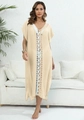 Detalle de caftán beige de ganchillo con encaje calado y diseño de abertura lateral - Talla única / Tops / Albaricoque