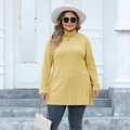 Maglia a coste giallo senape da donna con collo alto e dettagli di spacco laterale - 0XL / Giallo