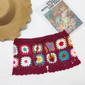 Λεπτομέρεια από boho πλεκτό σορτς παραλίας με πολύχρωμα σχέδια και κορδόνι στη μέση - S / Μπορντό
