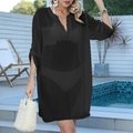 Dettaglio del copricostume in chiffon nero con texture jacquard a pois e scollo a V profondo - Taglia unica / Nero