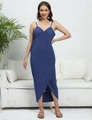 Vestido cruzado azul oscuro con cuello en V y dobladillo irregular para estilo playero - Talla única / Azul Marino