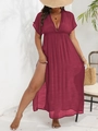 Détail du décolleté en V profond et de la taille plissée sur une robe de plage longue rouge - 3XL / Hauts / Bordeaux