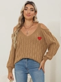 Maglione in maglia a trecce color cammello con scollo a V e spalle scoperte con cuore - S / Cammello