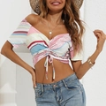 Detail eines bauchfreien Oberteils mit Boho-Print, V-Ausschnitt und Tunnelzug-Design - XS / Bohemian Druck (A118)