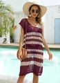 Détail de la robe de plage crochetée à rayures violettes et blanches et maille ajourée - Taille unique / Bordeaux