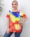 Detailaufnahme des bunten Batik-Prints und der Seitenschlitze an diesem Plus Size T-Shirt - L/0XL / Tie-Dye Rot