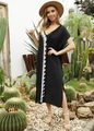 Detail des Boho-Strandkleides mit weißem Spitzenhäkeln und Seitenschlitz-Design - Einheitsgröße / Schwarz
