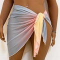 Détail du paréo de plage grande taille en résille dégradée arc-en-ciel avec attaches - Rose Tie-Dye